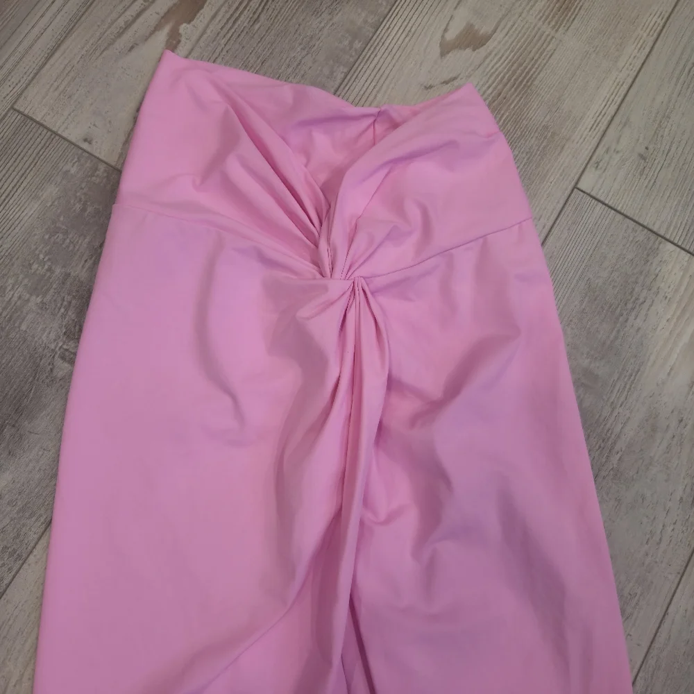 SKIMS Light Pink Swim Coverup Cinched Skirt-HOT ITEM! - Picture 5 of 8